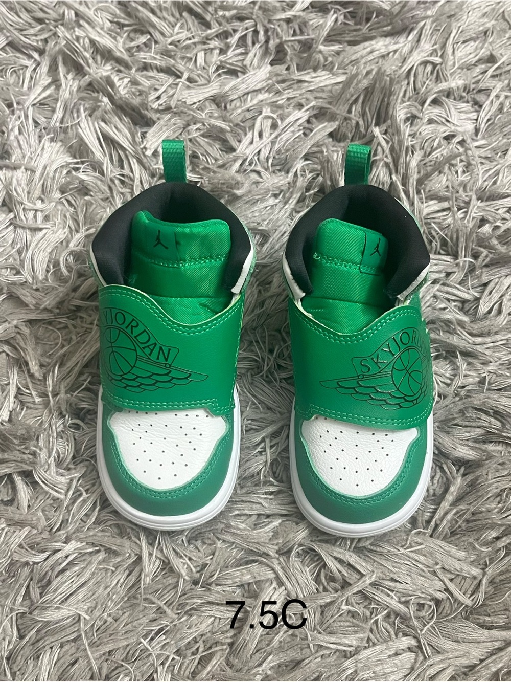 Jordan Toddler Green and White Air-Inspired Strap Sneakers Size 7.5C New w/o Box